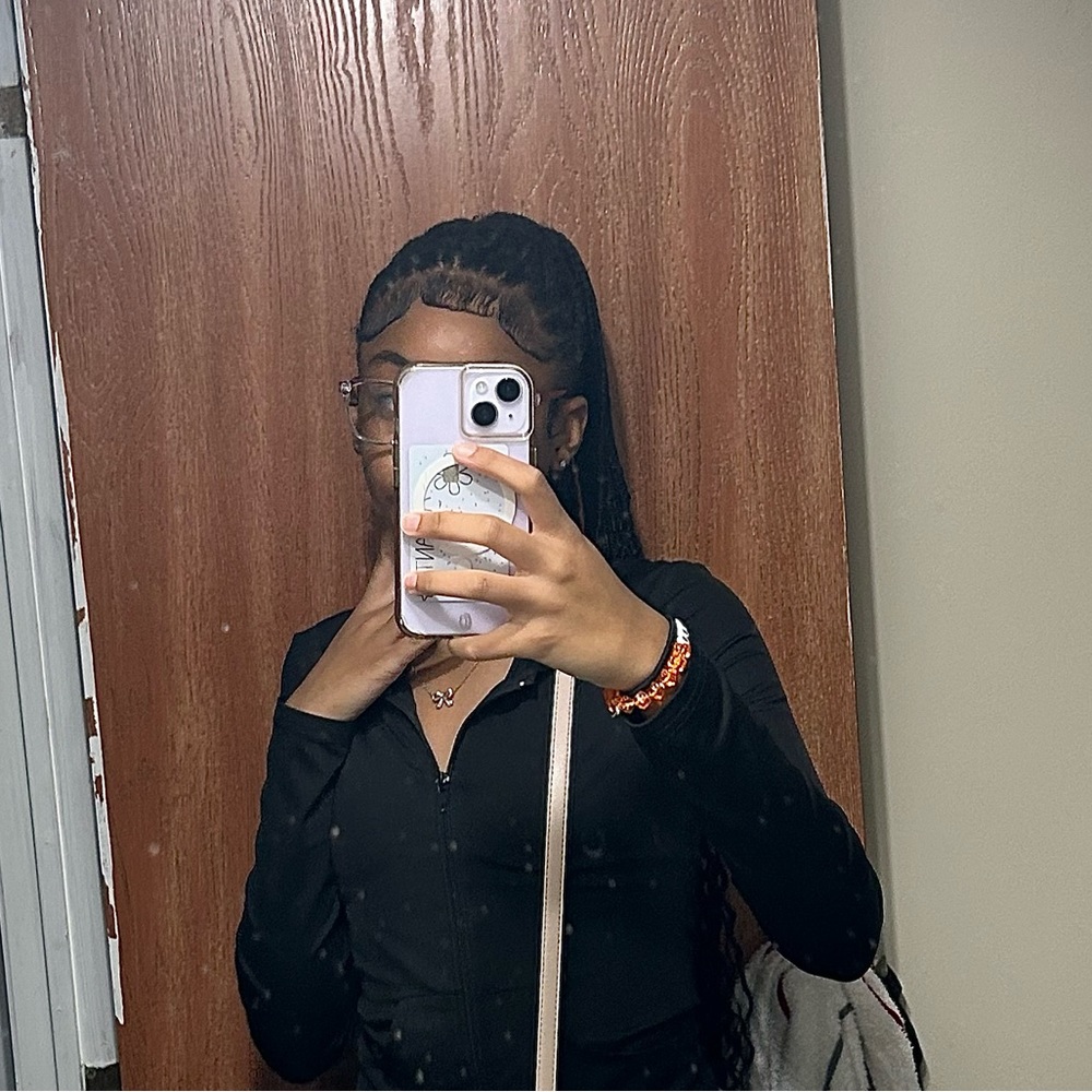 Meet your Posher, Ashanti